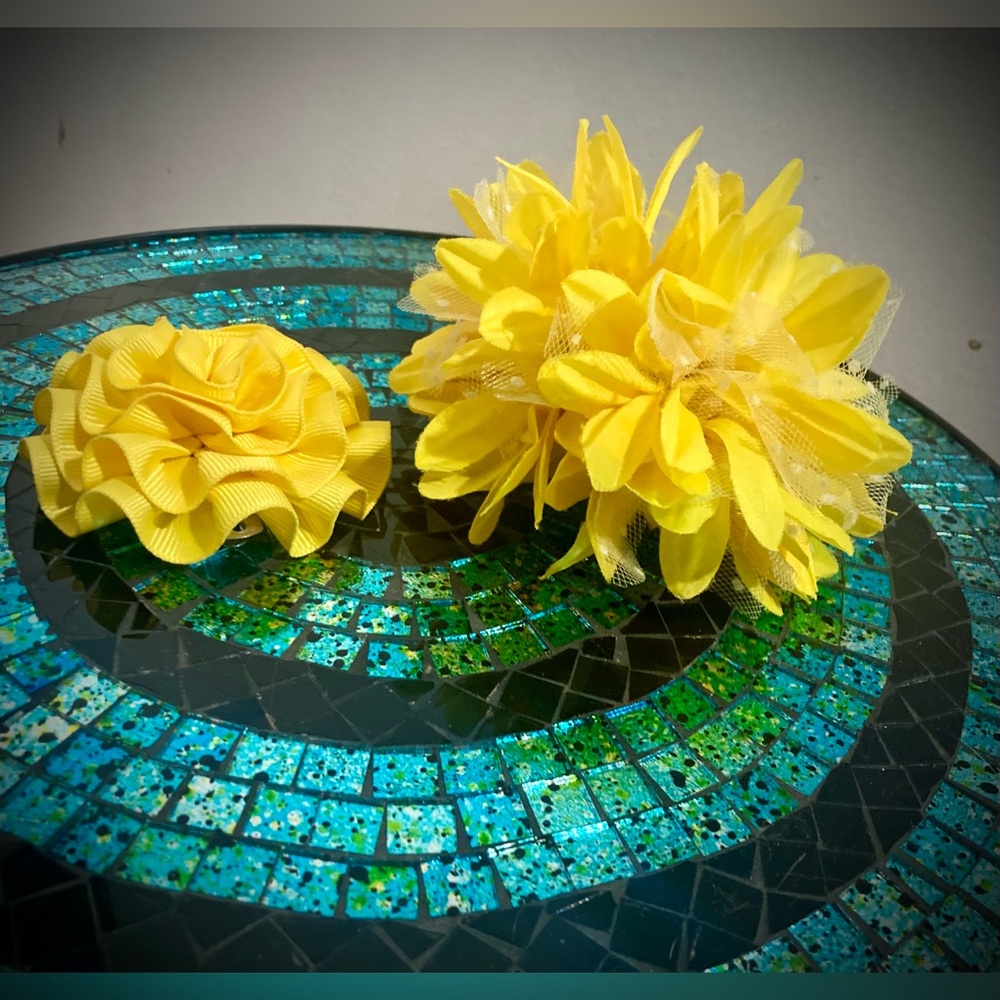 Vintage set of yellow hair clips/barrettes; Late 80s - early 90s